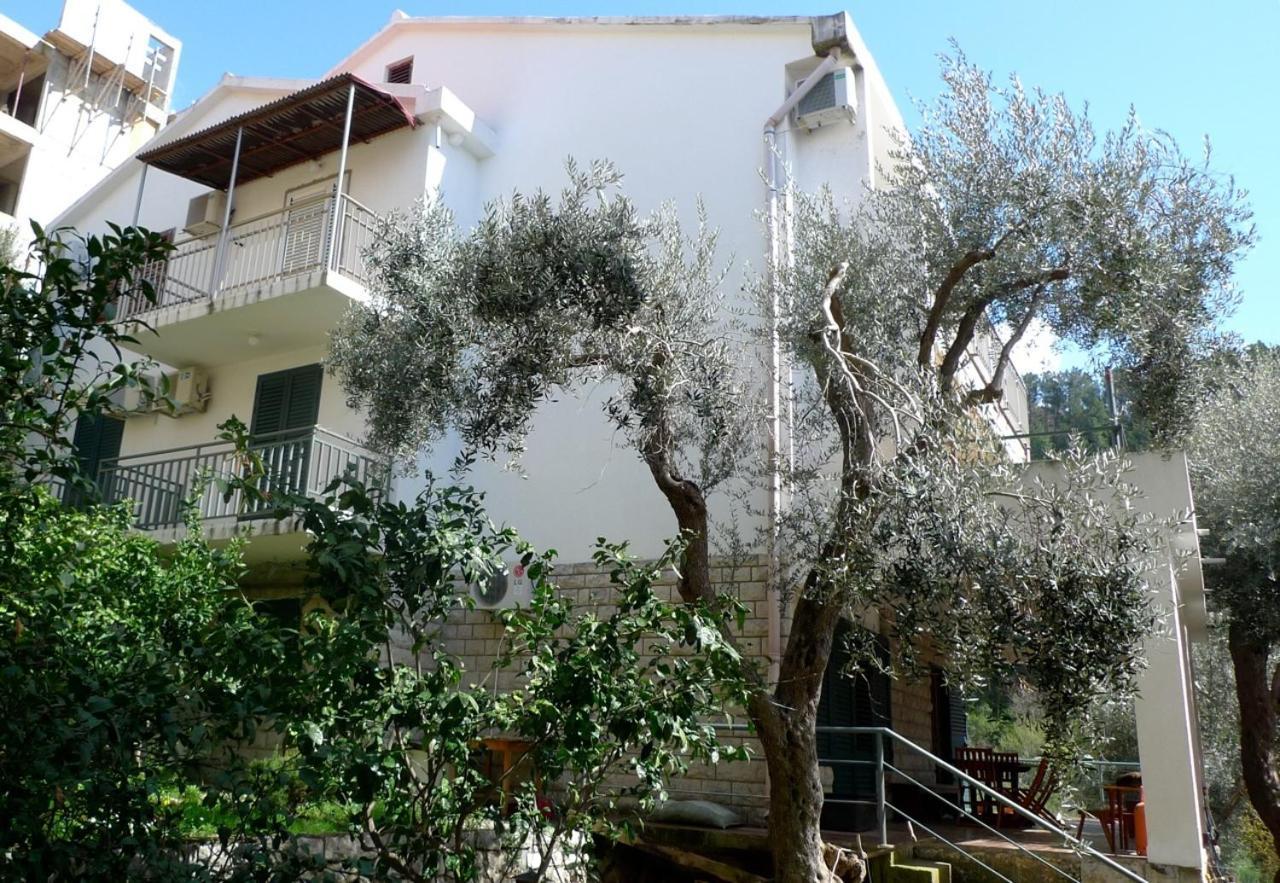 Apartments Maslina Sveti Stefan Esterno foto